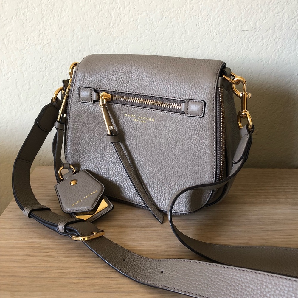 MARC JACOBS Small Nomad Leather Crossbody Bag!